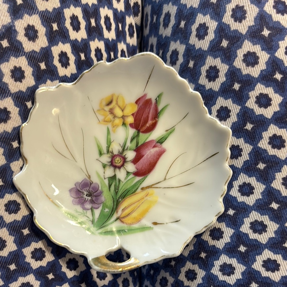 Unbranded Made in Japan Floral Leaf-Shaped Trinket Dish